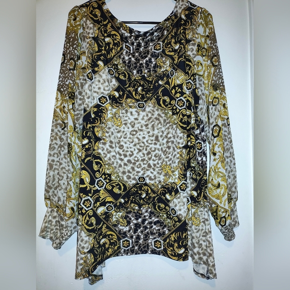 Elegant Women's Printed Top - Picture 2 of 6